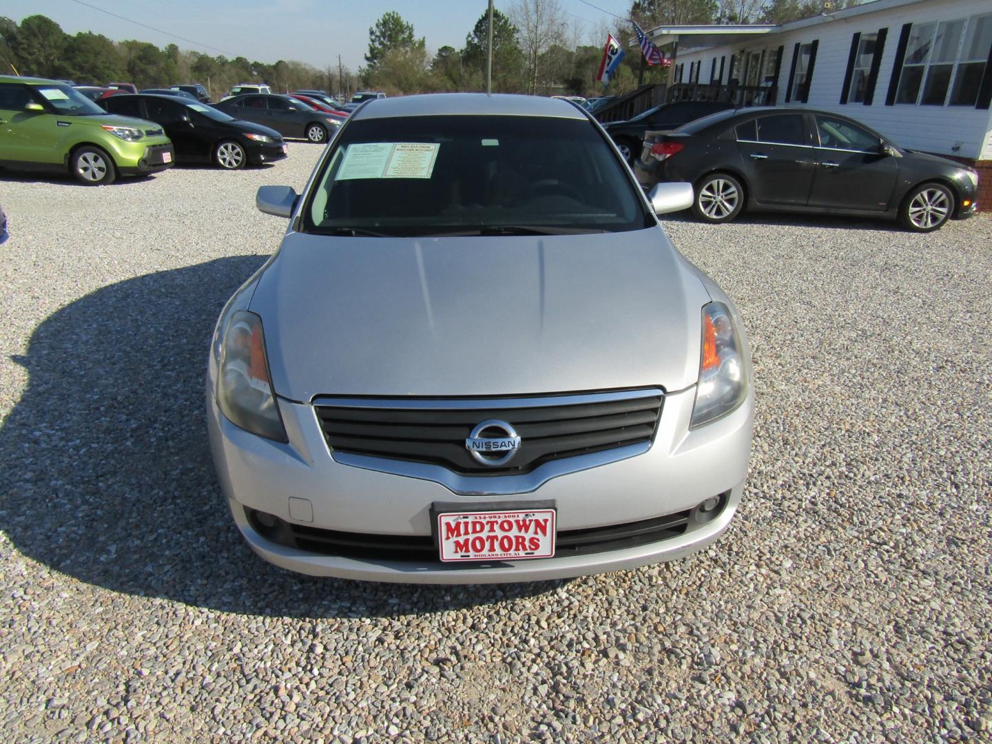 2008 Silver /Gray Nissan Altima 2.5 (1N4AL21E48N) with an 2.5L L4 DOHC 16V engine, Automatic transmission, located at 15016 S Hwy 231, Midland City, AL, 36350, (334) 983-3001, 31.306210, -85.495277 - Photo#1